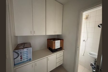 Apartamento à venda com 103m², 3 quartos e 2 vagas Apartamento à venda com 103m², 3 quartos e 2 vagasÁrea de serviço