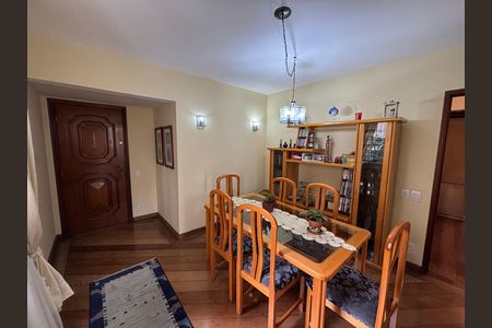 Apartamento à venda com 103m², 3 quartos e 2 vagas Apartamento à venda com 103m², 3 quartos e 2 vagasSala de jantar