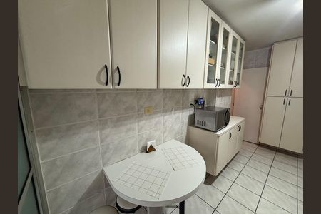 Apartamento à venda com 103m², 3 quartos e 2 vagas Apartamento à venda com 103m², 3 quartos e 2 vagasCozinha - Armários