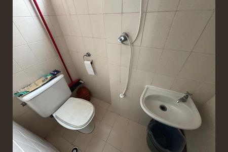 Apartamento à venda com 103m², 3 quartos e 2 vagas Apartamento à venda com 103m², 3 quartos e 2 vagasBanheiro 1