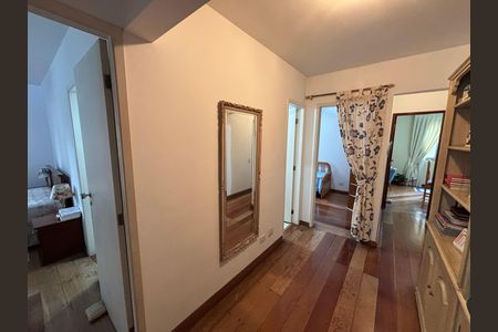 Apartamento à venda com 103m², 3 quartos e 2 vagas Apartamento à venda com 103m², 3 quartos e 2 vagasCorredor