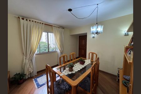 Apartamento à venda com 103m², 3 quartos e 2 vagas Apartamento à venda com 103m², 3 quartos e 2 vagasSala de jantar
