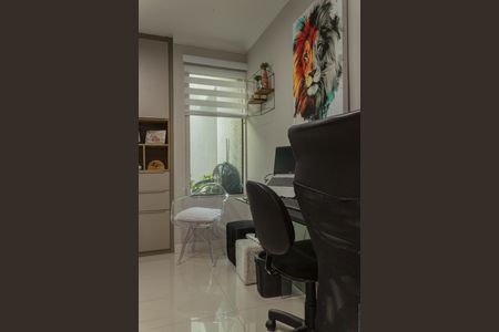 Casa à venda com 256m², 5 quartos e 4 vagasEscritório