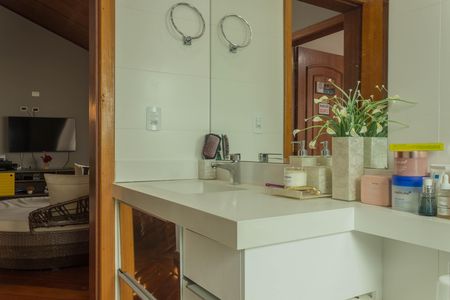 Casa à venda com 256m², 5 quartos e 4 vagasBanheiro