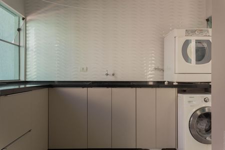 Casa à venda com 256m², 5 quartos e 4 vagasÁrea de Serviço