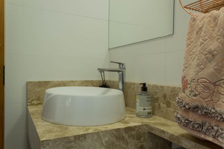 Casa à venda com 256m², 5 quartos e 4 vagasBanheiro de Serviço