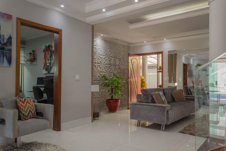 Casa à venda com 256m², 5 quartos e 4 vagasSala