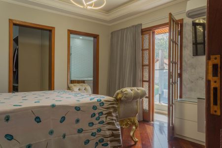 Casa à venda com 256m², 5 quartos e 4 vagasSuíte 1