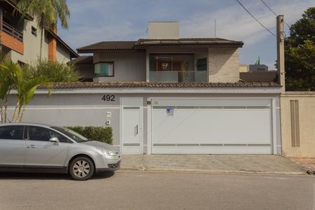 Casa à venda com 256m², 5 quartos e 4 vagasFachada