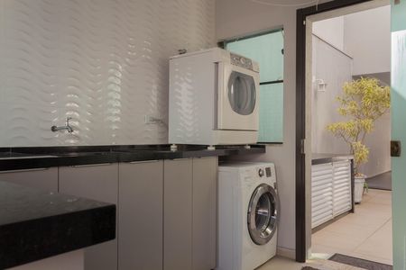 Casa à venda com 256m², 5 quartos e 4 vagasÁrea de Serviço