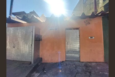 Casa para alugar com 260m², 2 quartos e 2 vagasFachada