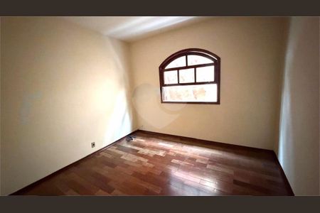 Casa à venda com 3 quartos, 182m² em Parque São Lucas, São Paulo