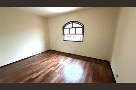 Casa à venda com 3 quartos, 182m² em Parque São Lucas, São Paulo