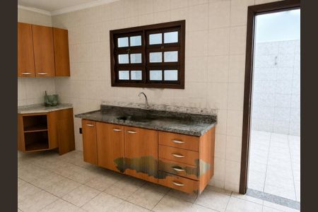 Casa à venda com 330m², 3 quartos e 2 vagas