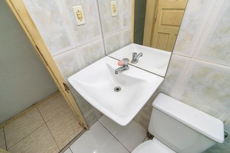 Casa de condomínio à venda com 70m², 3 quartos e 1 vaga Casa de condomínio à venda com 70m², 3 quartos e 1 vagaBanheiro 2