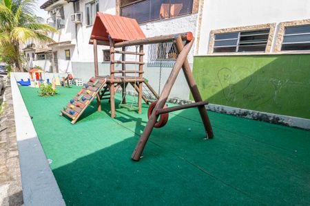 Casa de condomínio à venda com 70m², 3 quartos e 1 vaga Casa de condomínio à venda com 70m², 3 quartos e 1 vagaÁrea comum - Playground