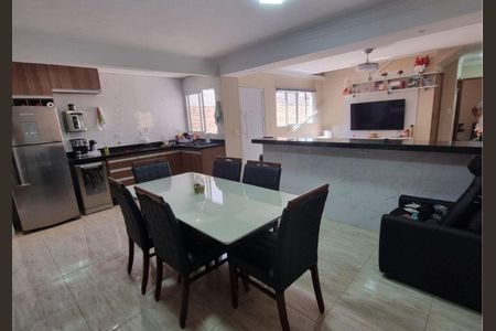Casa à venda com 3 quartos, 215m² em Jardim Climax, São Paulo