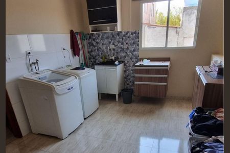 Casa à venda com 215m², 3 quartos e 2 vagas