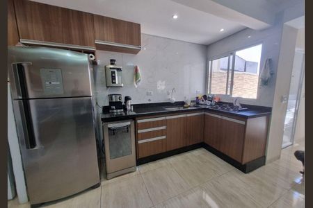 Casa à venda com 215m², 3 quartos e 2 vagas