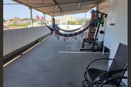 Casa à venda com 215m², 3 quartos e 2 vagas