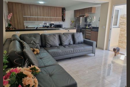 Casa à venda com 3 quartos, 215m² em Jardim Climax, São Paulo
