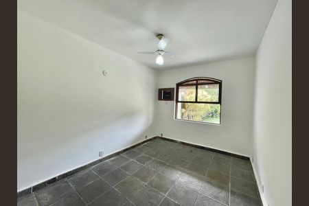 Casa à venda com 623m², 4 quartos e 4 vagas
