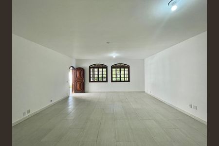 Casa à venda com 4 quartos, 623m² em Jacarepaguá, Rio de Janeiro