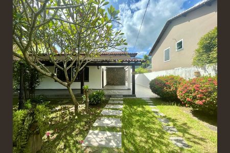 Casa à venda com 623m², 4 quartos e 4 vagas