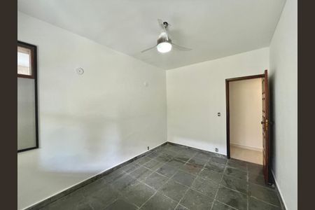 Casa à venda com 623m², 4 quartos e 4 vagas