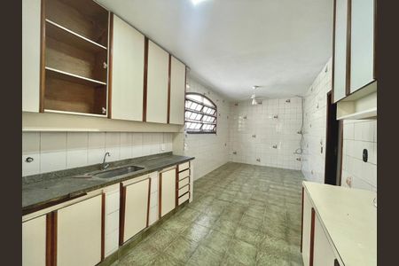 Casa à venda com 623m², 4 quartos e 4 vagas