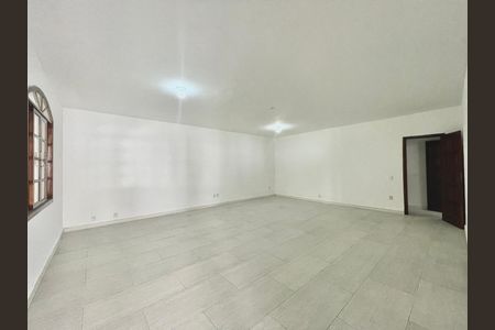 Casa à venda com 623m², 4 quartos e 4 vagas