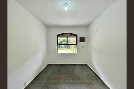 Casa à venda com 623m², 4 quartos e 4 vagas