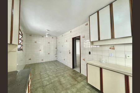 Casa à venda com 623m², 4 quartos e 4 vagas