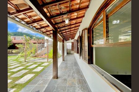 Casa à venda com 623m², 4 quartos e 4 vagas