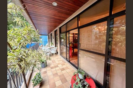 Apartamento à venda com 219m², 4 quartos e 2 vagas