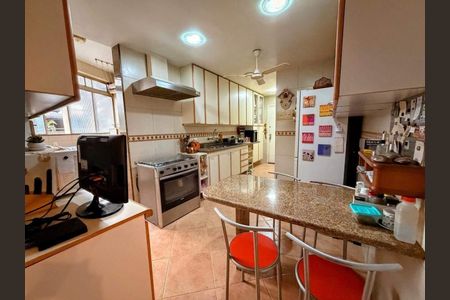 Apartamento à venda com 219m², 4 quartos e 2 vagas