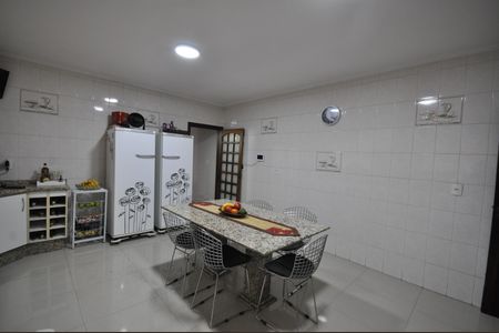 Casa à venda com 200m², 4 quartos e 2 vagasCozinha