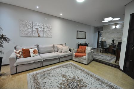 Casa à venda com 200m², 4 quartos e 2 vagasSala