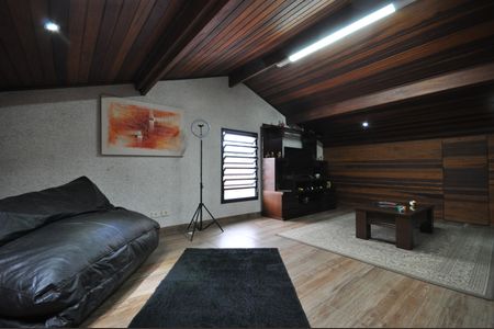 Casa à venda com 200m², 4 quartos e 2 vagasSótão