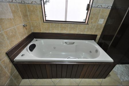Casa à venda com 200m², 4 quartos e 2 vagasBanheiro da  Suíte