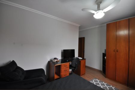 Casa à venda com 200m², 4 quartos e 2 vagasQuarto 4