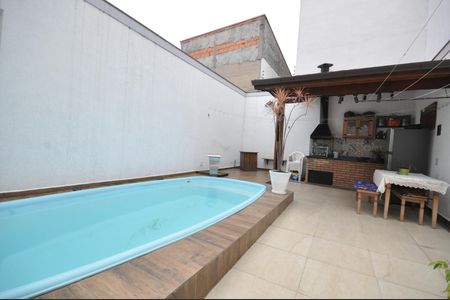 Casa à venda com 200m², 4 quartos e 2 vagasPiscina