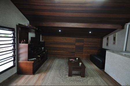 Casa à venda com 200m², 4 quartos e 2 vagasSótão