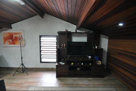 Casa à venda com 200m², 4 quartos e 2 vagasSótão