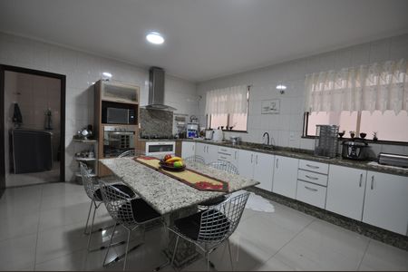 Casa à venda com 200m², 4 quartos e 2 vagasCozinha