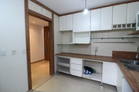 Cozinha de casa de condomínio à venda com 3 quartos, 120m² em Jardim das Esmeraldas, São Paulo