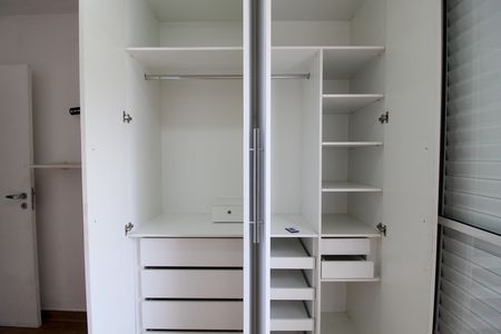 Casa de condomínio à venda com 120m², 3 quartos e 2 vagas Casa de condomínio à venda com 120m², 3 quartos e 2 vagasQuarto 3 - Armários