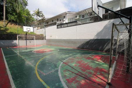 Casa de condomínio à venda com 120m², 3 quartos e 2 vagas Casa de condomínio à venda com 120m², 3 quartos e 2 vagasQuadra Esportiva