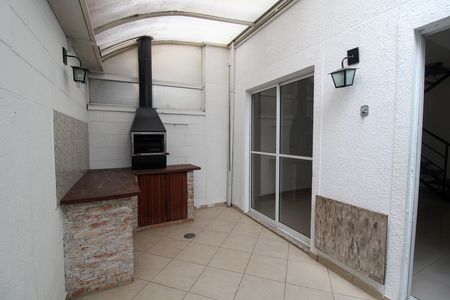 Casa de condomínio à venda com 120m², 3 quartos e 2 vagas Casa de condomínio à venda com 120m², 3 quartos e 2 vagasQuintal