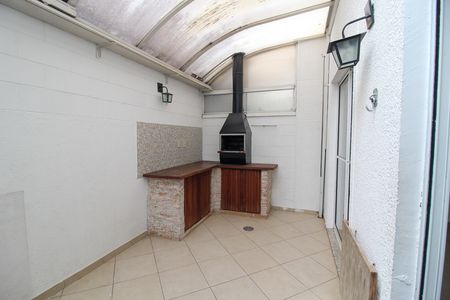 Casa de condomínio à venda com 120m², 3 quartos e 2 vagas Casa de condomínio à venda com 120m², 3 quartos e 2 vagasQuintal